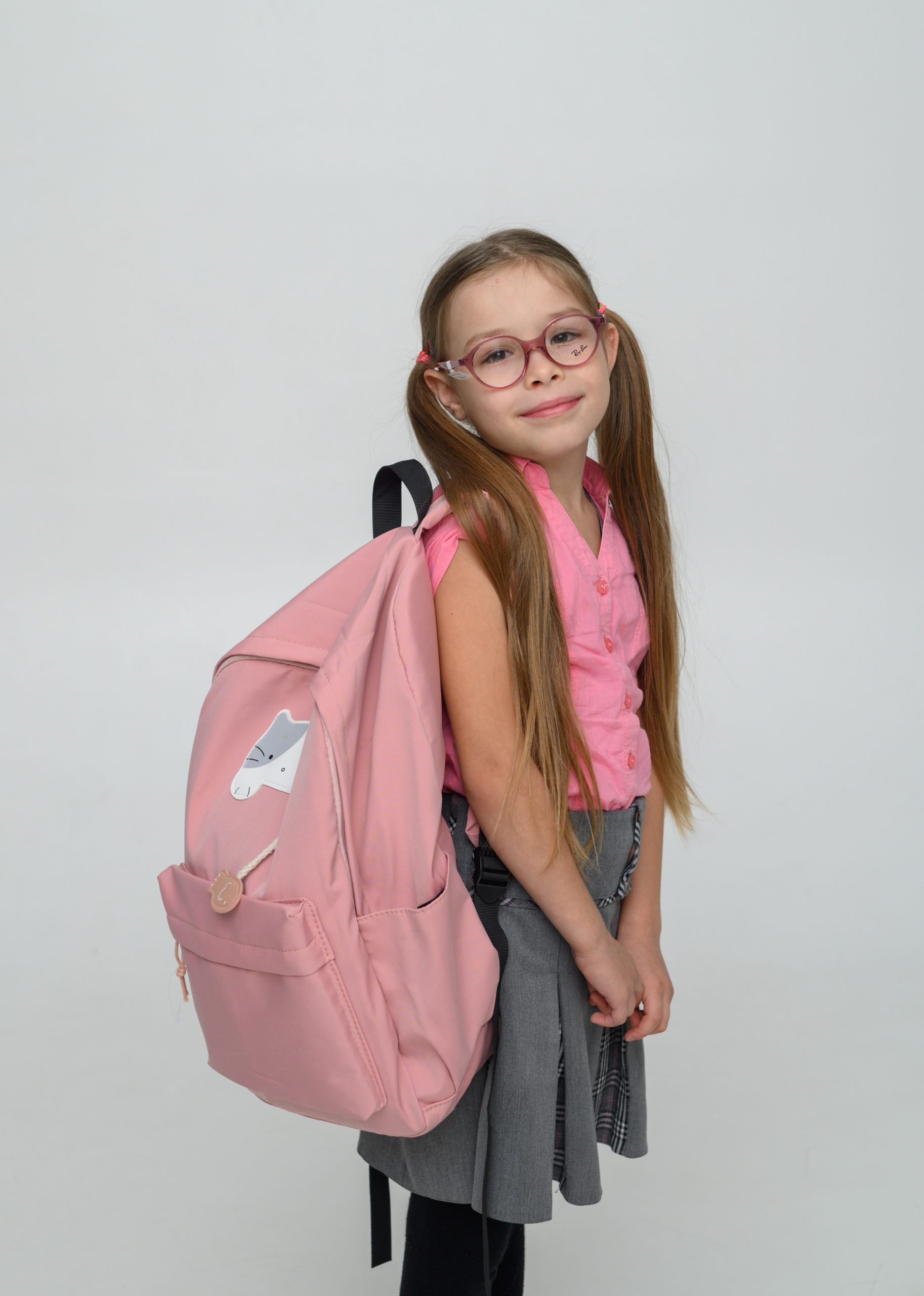 Девочка в очках